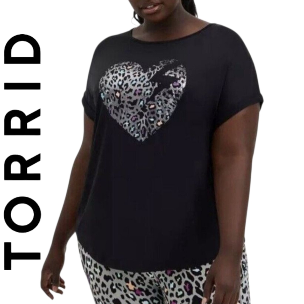 Torrid Active Leopard Heart Tech Jersey Short Sleeve Tee‎ Size 1 EUC